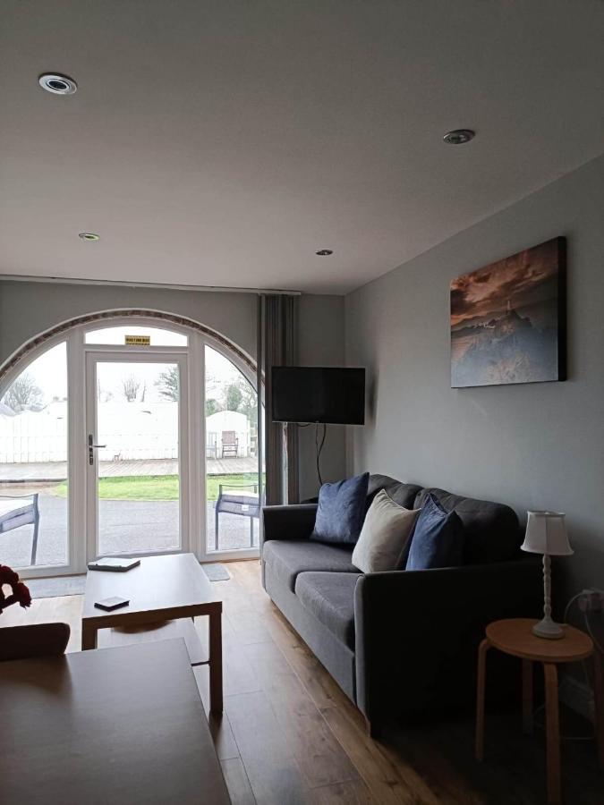 Bwthyn Eira Apartment Llangefni Exterior photo
